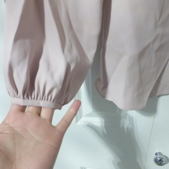 LE-CHATEAU light pink long sleeve v-neck blouse - Picture 5 of 12